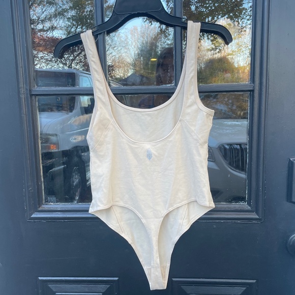 NWOT Free People Movement Cream / Nude Colored Sleeveless Tank Bodysuit Sz S - Picture 2 of 4